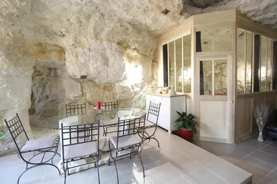 Plan de l'établissement La Grotte Rouge, gîte troglodyte 6 personnes