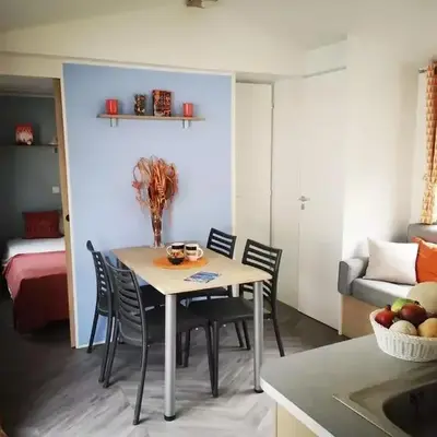 Bungalow accueillant à Veuzain-sur-Loire avec piscine