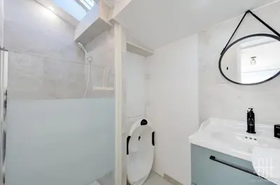 Salle de bains dans l'établissement Logement avec Terrasse - Château d'Amboise - Wifi