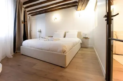 Un ou plusieurs lits dans un hébergement de l'établissement Le Velours - Centre Ville - Calme - Cosy