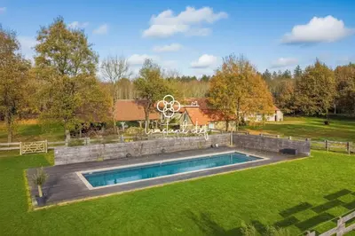 Piscine de l'établissement Bulle de calme bucolique - jardin & piscine privée ou située à proximité