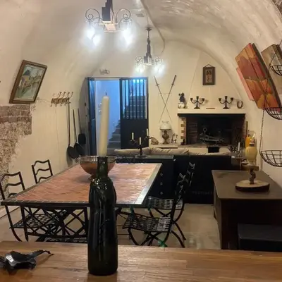 Gîte troglodytique typique et cosy pour escapade paisible - FR-1-410-484
