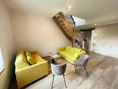 Coin salon dans l'établissement Gîte à Manthelan : Confort et Charme, Jardin, Wi-Fi - FR-1-381-639