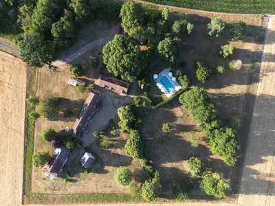 Vue panoramique sur l'établissement L'Hirondelle