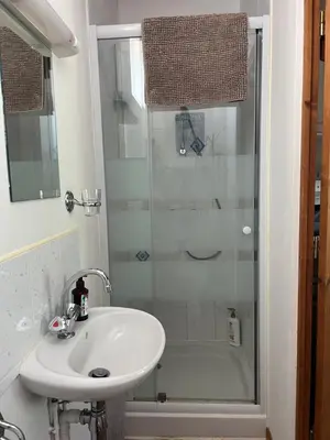 Salle de bains dans l'établissement Gites de La Richardiere