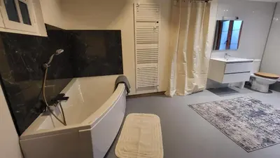 Salle de bains dans l'établissement Le Poulpe Saint-Aignan