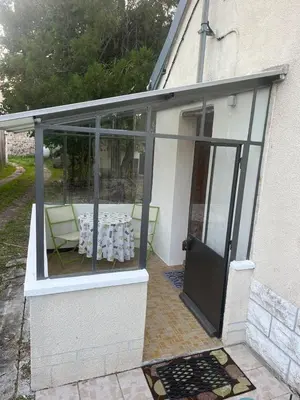 Balcon ou terrasse dans l'établissement Charmante demeure à 2 pas de la Vienne !