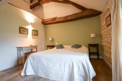 Un ou plusieurs lits dans un hébergement de l'établissement Le Moulin de Touvois 15p Bourgueil piscine