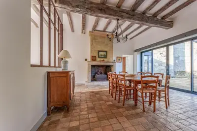 Coin salon dans l'établissement Le Moulin de Touvois 15p Bourgueil piscine