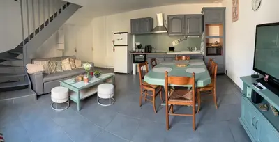 Cuisine ou kitchenette dans l'établissement La Grange