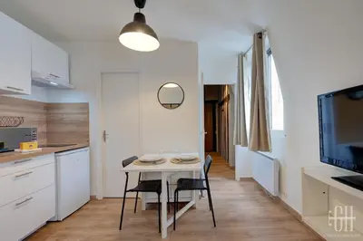 Cuisine ou kitchenette dans l'établissement Appartement -Quartier Historique - Hyper Centre