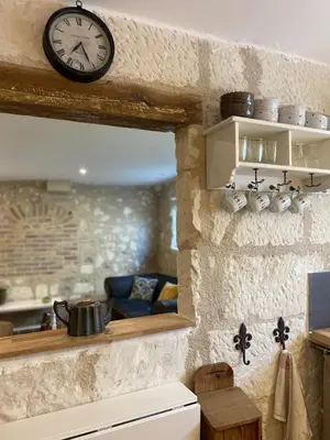Cuisine ou kitchenette dans l'établissement Nice cottage in a quiet village in the Loire Valley