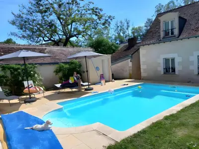 Piscine de l'établissement Gite L'Atout de France ou située à proximité