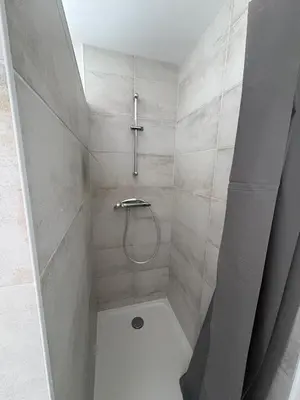 Salle de bains dans l'établissement Maison 2 chambres proche circuit 24h et toutes commodités