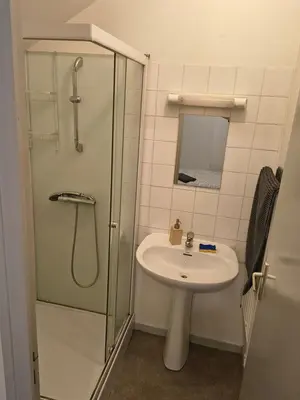 Salle de bains dans l'établissement Appartement La cabane perchée 9 personnes wifi