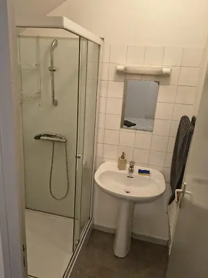 Salle de bains dans l'établissement Appartement La cabane perchée 9 personnes wifi