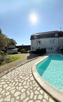 Piscine de l'établissement La Maison du Port Sauvage - Au bord de la Loire ou située à proximité