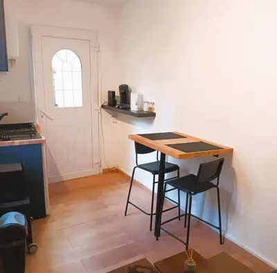 Cuisine ou kitchenette dans l'établissement Le Cosy Colbert - T2 - Cathédrale - Wifi - TV