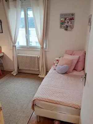 Un ou plusieurs lits dans un hébergement de l'établissement Maison neuve proche centre ville, 24h moto, GP, 24h voiture, Le Mans Classic, 24h camion