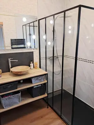 Cuisine ou kitchenette dans l'établissement Maison neuve proche centre ville, 24h moto, GP, 24h voiture, Le Mans Classic, 24h camion