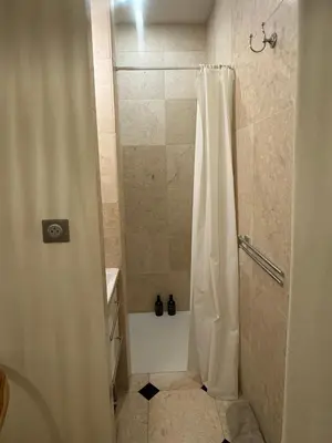 Salle de bains dans l'établissement Magnifique maison de famille, 7 chbres,13 lits, 5' zoo