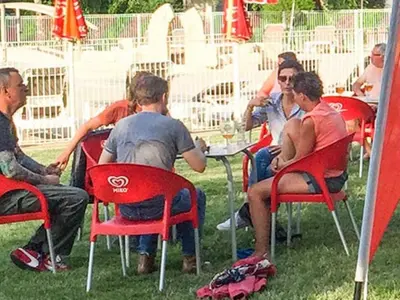 Clients de l'établissement Mobil home spacieux avec terrasse à Luynes pour 7 personnes - API-1-52-1149