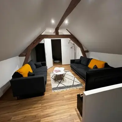 Cozy loft between zoo and castles