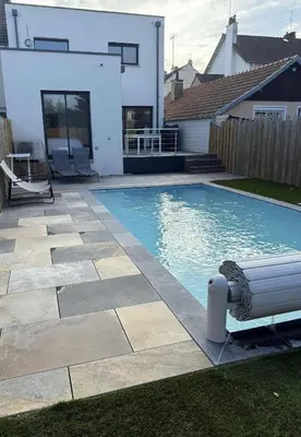 Piscine de l'établissement Cozy M&O House ou située à proximité
