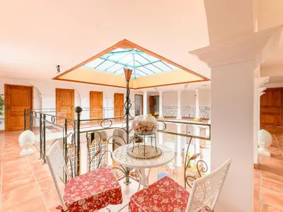 Coin salon dans l'établissement Holiday Home Landhaus La Villa Bolero by Interhome