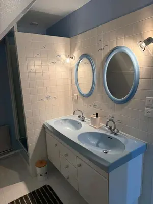 Salle de bains dans l'établissement Grande Maison élégante à Vendome