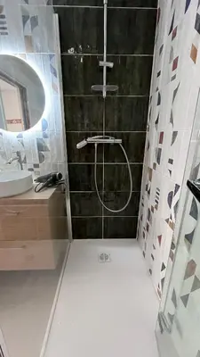 Salle de bains dans l'établissement Studio Le Ptit Détour - Classé 2 étoiles - Proche de la gare de Blois à 2h de Paris