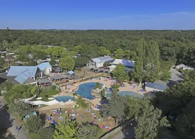 Piscine de l'établissement ZEcamping 5 familial animaux acceptés ou située à proximité
