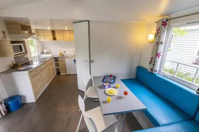 Cuisine ou kitchenette dans l'établissement ZEcamping 5 familial animaux acceptés