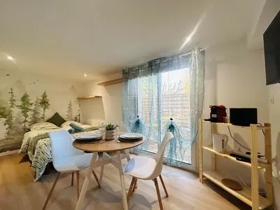 Télévision ou salle de divertissement dans l'établissement Casa Tropical