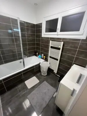Salle de bains dans l'établissement Maison chaleureuse Amboise