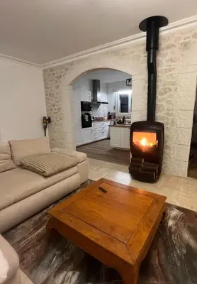 Cuisine ou kitchenette dans l'établissement Maison chaleureuse Amboise