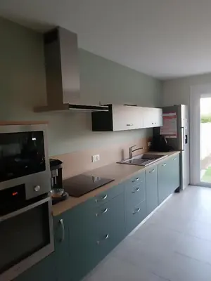 Cuisine ou kitchenette dans l'établissement Maison proche circuit 24h