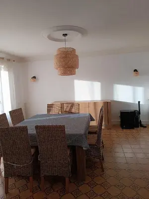 Coin salon dans l'établissement Maison proche circuit 24h