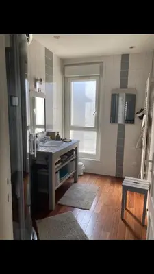 Cuisine ou kitchenette dans l'établissement 3-bedroom house with garden, near city center