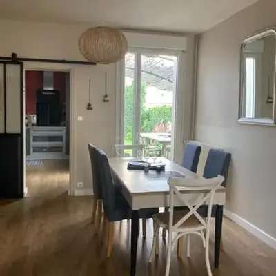 3-bedroom house with garden
