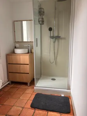 Salle de bains dans l'établissement Appartement calme en centre ville