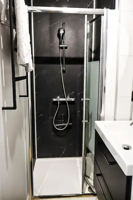 Salle de bains dans l'établissement Studio au pied du Vieux-Mans