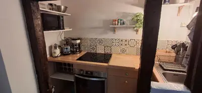 Cuisine ou kitchenette dans l'établissement Studio équipé - Vieux Tours - Quartier des Halles