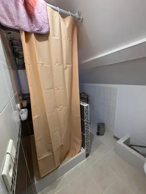 Salle de bains dans l'établissement Appartement Numéro 3, centre chateau-renault