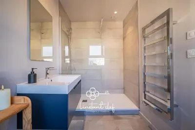 Salle de bains dans l'établissement Appartement d Exception - Hyper Centre - 3 suites, Parking & Billard