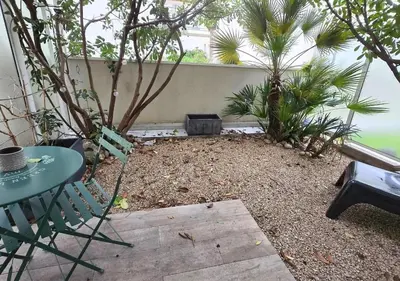 Jardin de l'établissement Le Rempart de Tours - Proche Gare - Terrasse