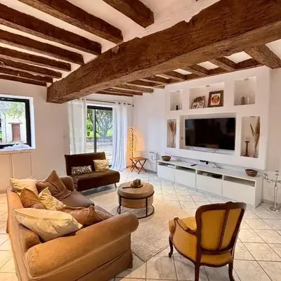 HomeCircus - charming two bedroom house