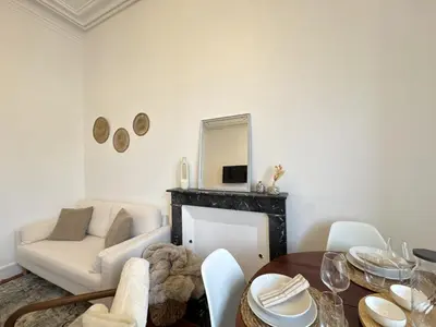Coin salon dans l'établissement Le Léor - apt 2 chambres en cœur de ville