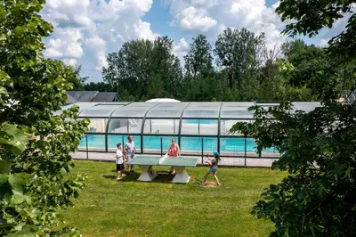 Piscine de l'établissement Camping Loches ou située à proximité