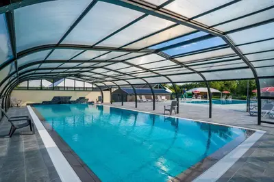 Piscine de l'établissement Camping Loches ou située à proximité